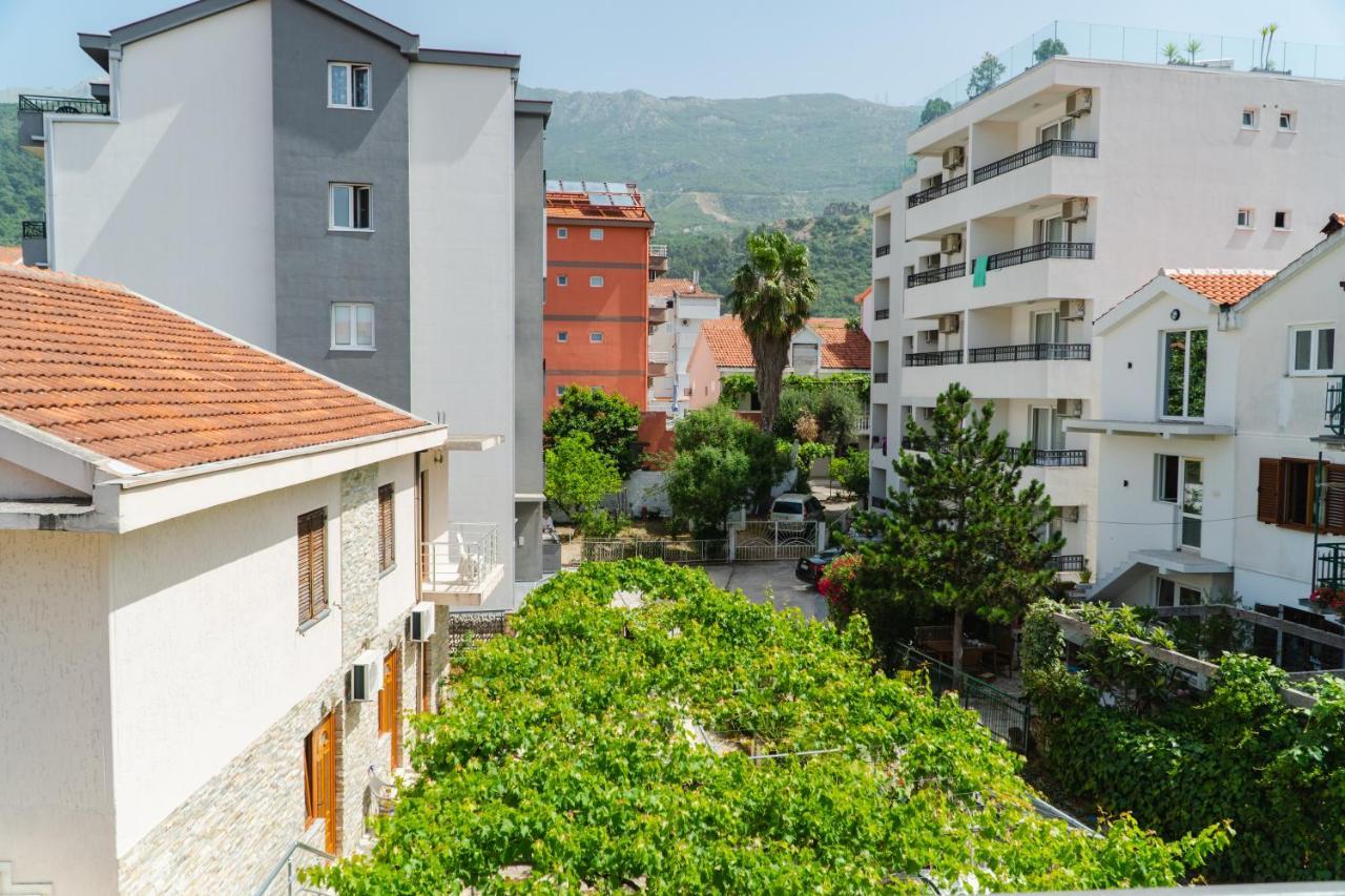 Guest House Buskovic Budva Eksteriør billede
