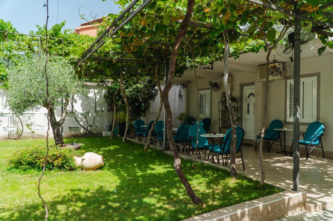 Guest House Buskovic Budva Eksteriør billede